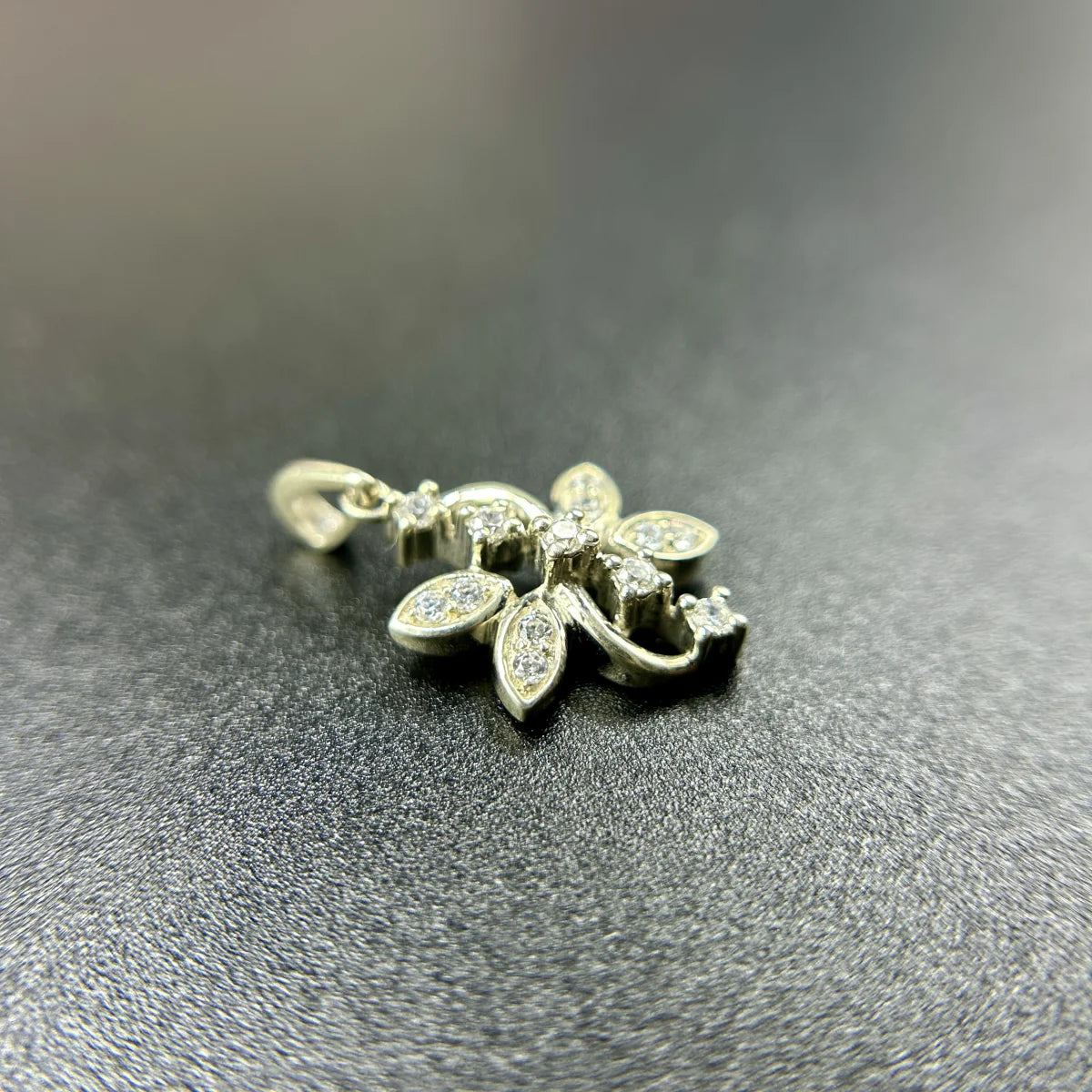 Grace Vine Pendant