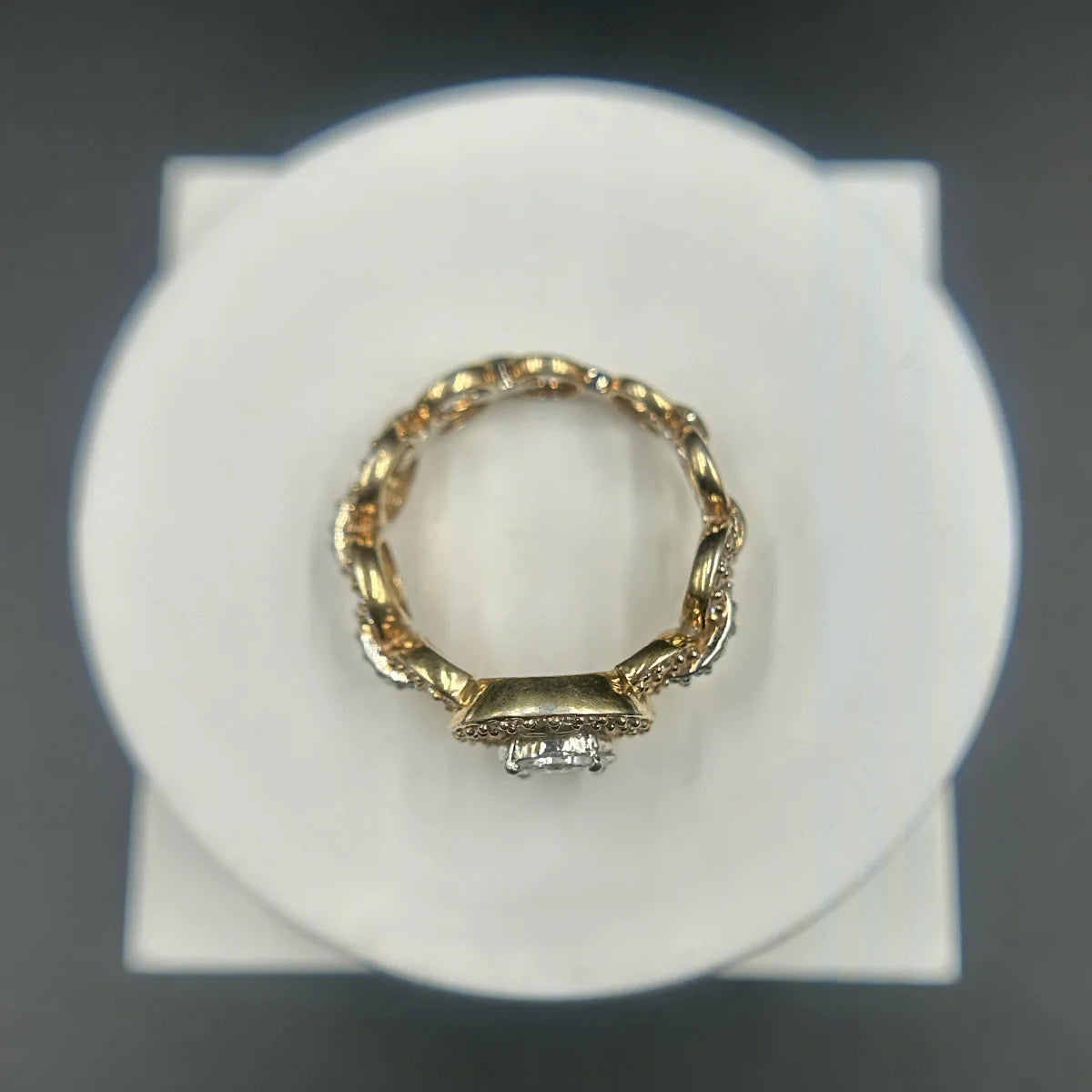 Regal Halo Chain Ring