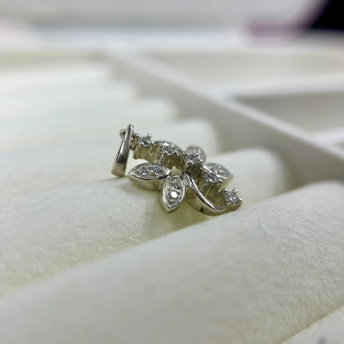 Grace Vine Pendant