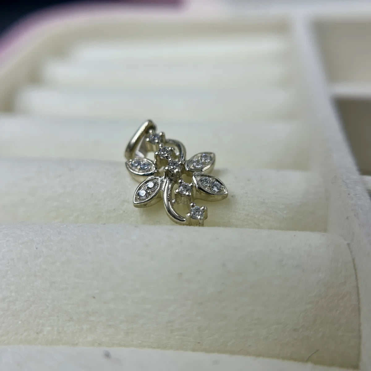 Grace Vine Pendant