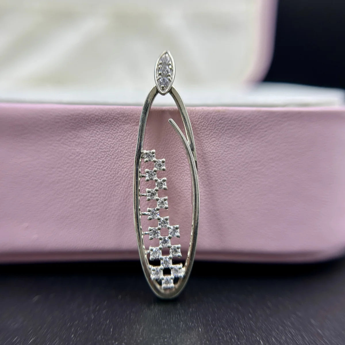 Minimal Oval Pendant