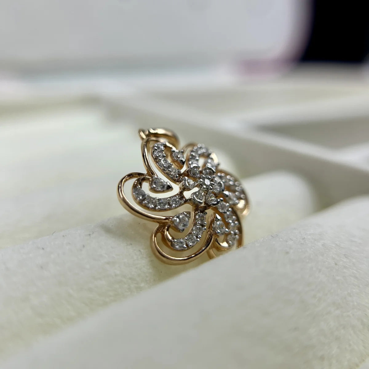 Floral Crest Pendant