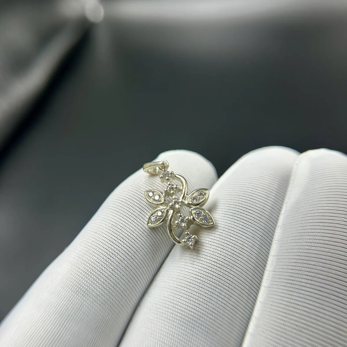 Grace Vine Pendant