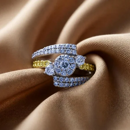 Radiant Dual Tone Halo Chain Ring